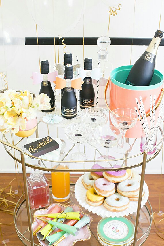 LuxeDesignEvent's tweet image. 100layercake.com/blog/2014/04/0…
#bridalshower #showerdecor