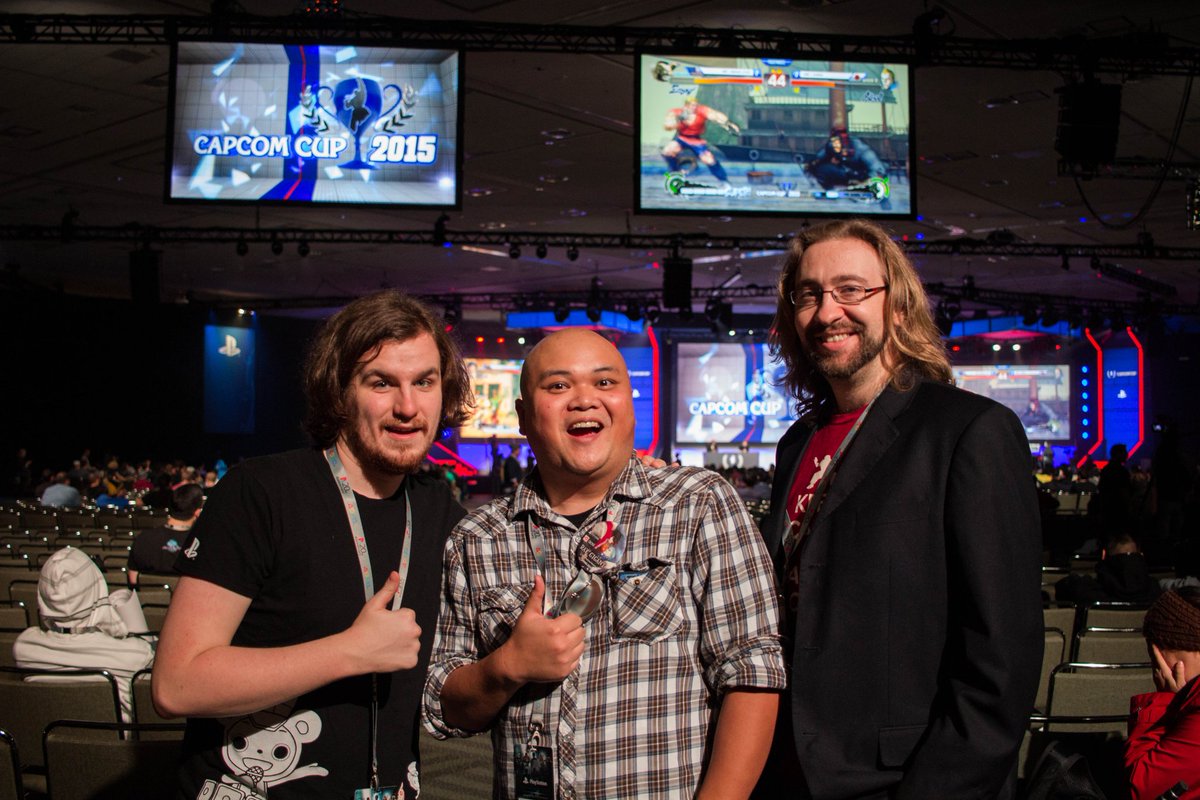 ImSalzy's tweet photo. From #capcomcup2015 , got a pic with the best hair in the business. Who am I referring to? I'll let twitter decide https://t.co/QWTNx1HMra
