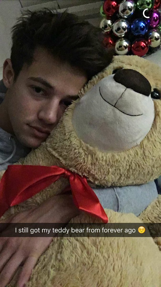 CamDallas_SP's tweet photo. Actividad reciente de Cameron en snapchat 🙉 https://t.co/PkfSvDhLd1