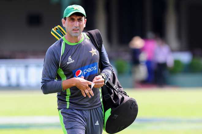 thetribunechd's tweet photo. #YounisKhan urges @ICC to ensure uniformity in #Testpitches https://t.co/IGMqoUJubV https://t.co/bxj1rtpQp4