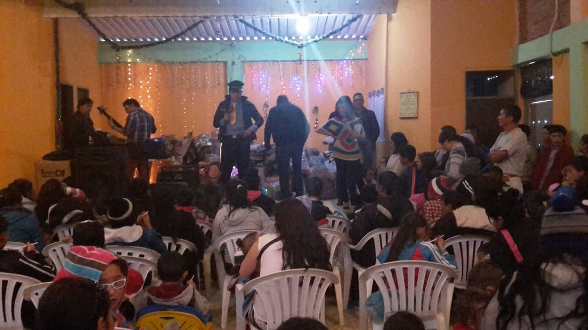 habitatbogota's tweet photo. Celebrando la Navidad con comunidad de Villa Rosita en @UsmeAlcaldia https://t.co/g4XxEtjjPK