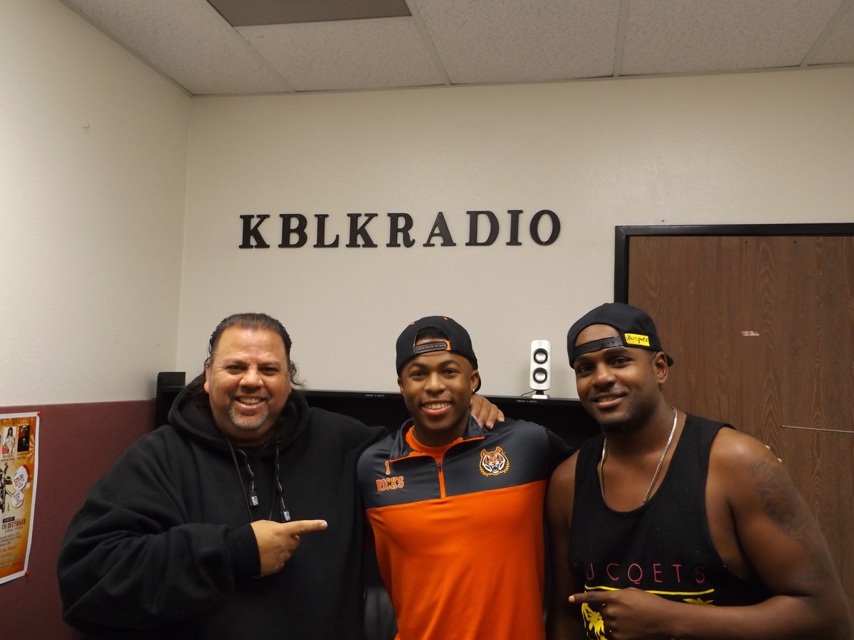 TheCoachRoShow's tweet photo. Thanks to former #ValleyCenterJaguars &amp; Current @ISUBengal @anthony_ricks1 for joining us in studio. https://t.co/DByNsw264h