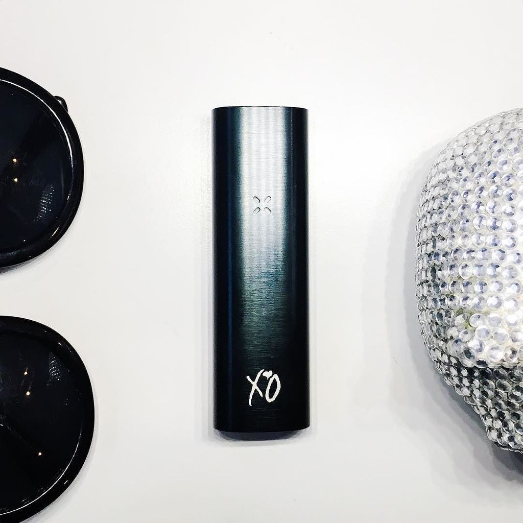 theSamChin's tweet photo. Another amazing weekend w. #TheWeekndPAX @paxvapor. π¬ #ad https://t.co/JsaKL2MXKg https://t.co/xya0xWAAXQ