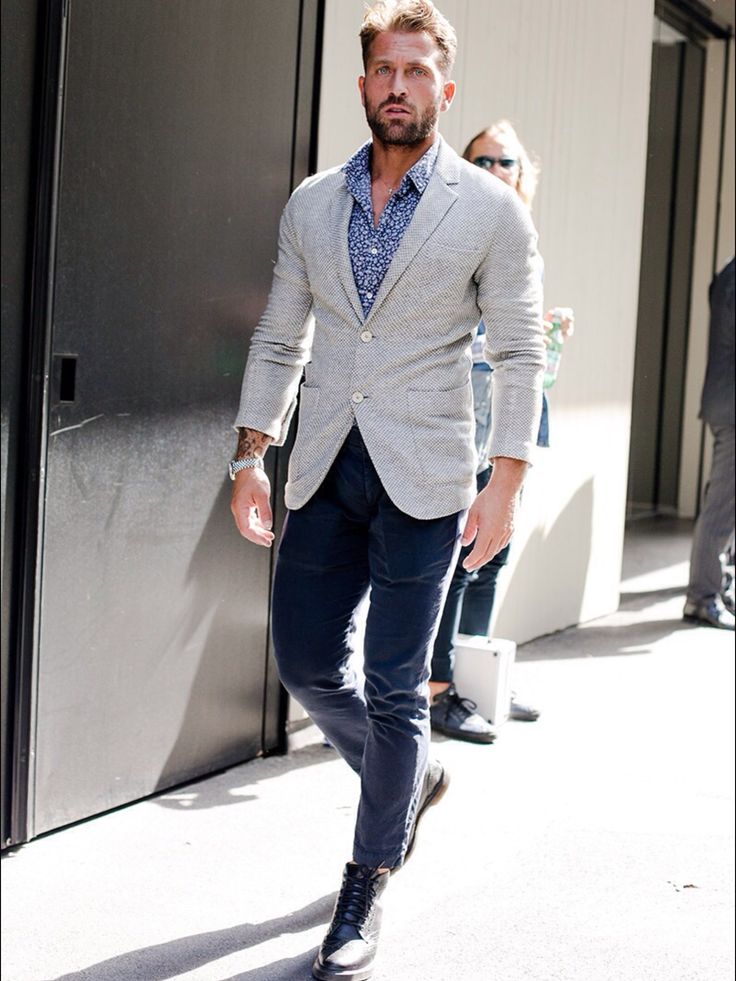Mensworlld's tweet photo. Dress like you mean business, ride with style, count like a mathematician and love with all your passion. https://t.co/qyZM9aKJLa