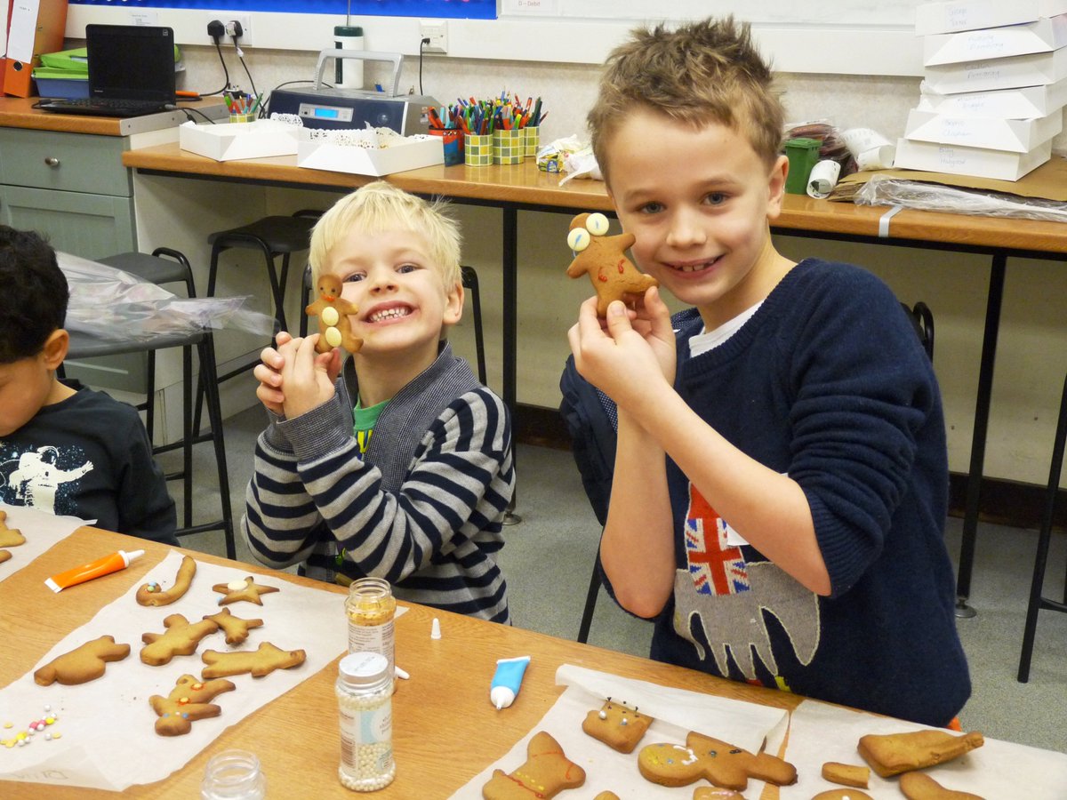 DownsendP's tweet photo. Christmas cooking...gingerbread! https://t.co/1npKqv94LL