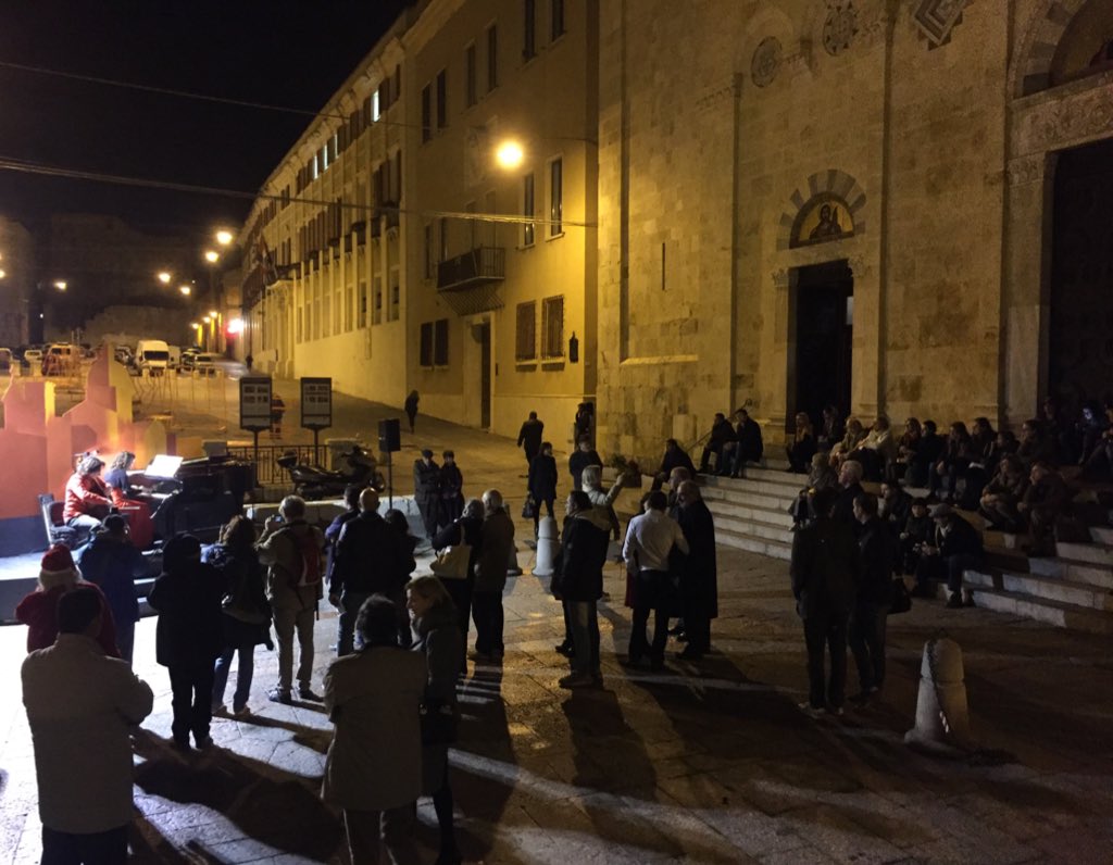Cagliari2015's tweet photo. E in Piazza Palazzo #CagliariSuona per #EURASIA. #Cagliari2015 https://t.co/olozzAs21C
