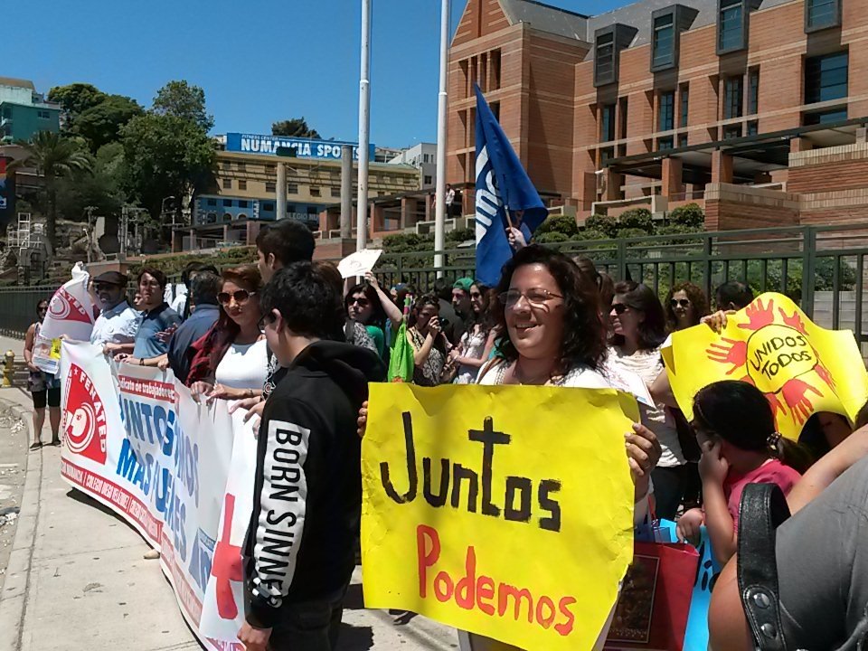 MecSindicato's tweet photo. Manifestación No más despidos ilegales @ucvradio  @twittcafechile @MintrabChile https://t.co/v2HDouetEL