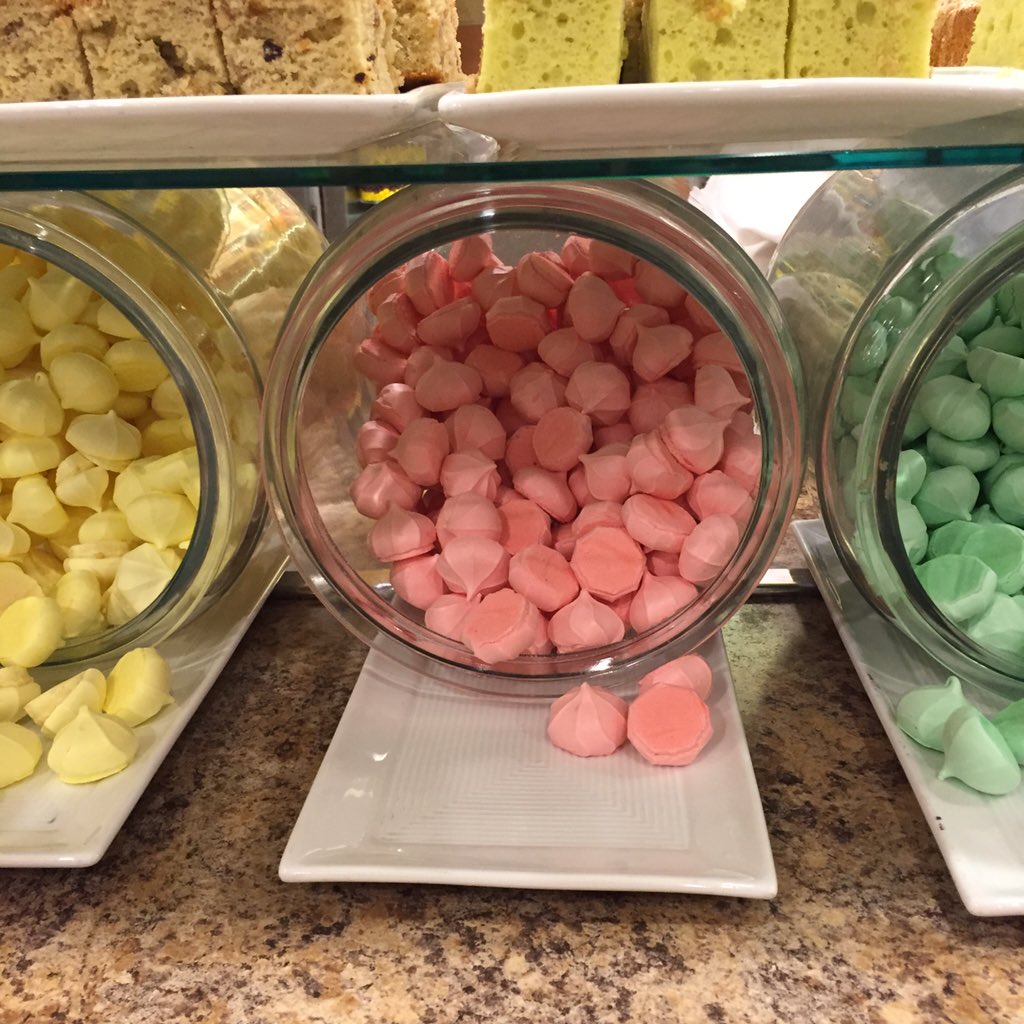 bhoroosterman's tweet photo. #mgm#buffet#lasvegas#to buffet or not to buffet? 💝😜 https://t.co/aiz5peFAQQ
