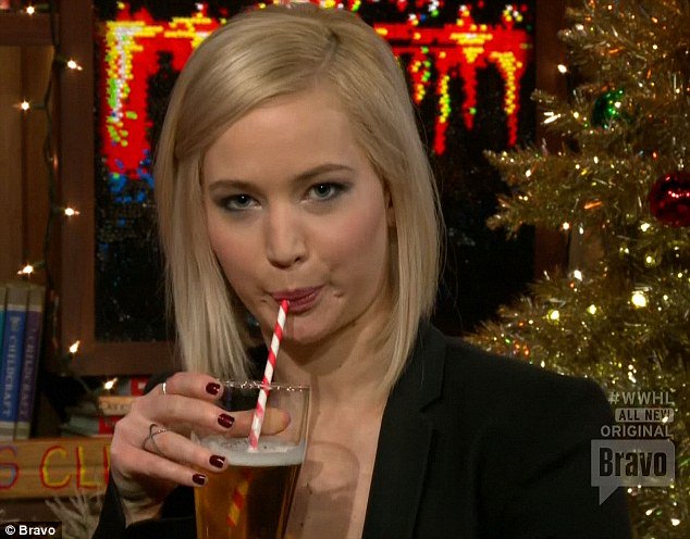 When Jen guessed all the crotches of actors whom she'd worked w/ for a long time (Liam, Bradley &amp; Bob), except Josh