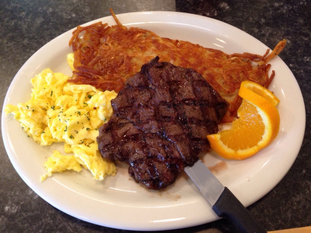 MrMamasVegas's tweet photo. It's beginning to look a lot like delicious. #MrMamas #VegasEats https://t.co/HUw27xUOKf