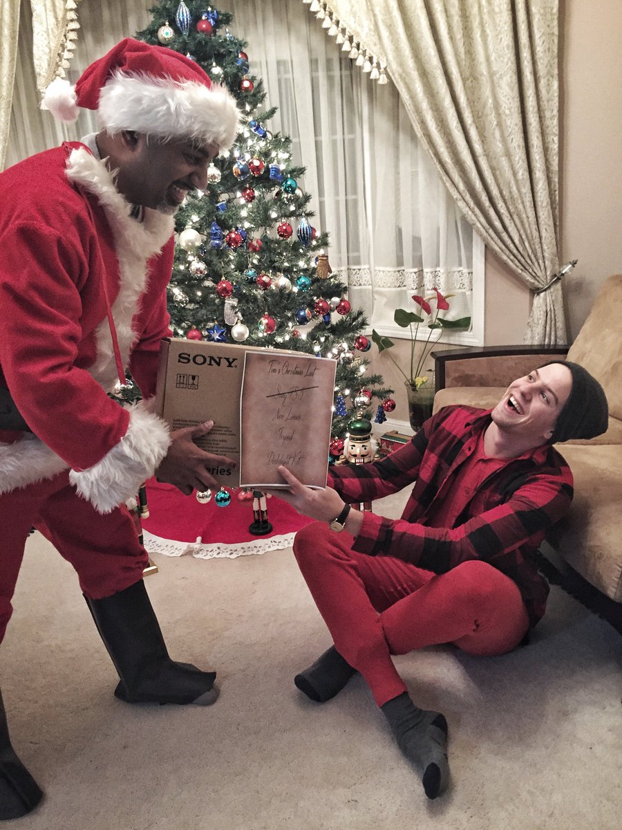HDSourceCa's tweet photo. @kthasan delivers a #SonyProUSA #PXWFS5 to a very happy @timhutchison in time for Xmas..#HDSource for what you want. https://t.co/UftwenAkfQ