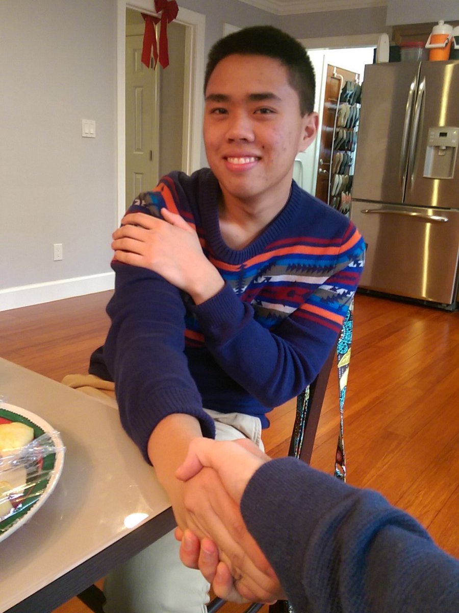 nicklevie's tweet photo. 20 rts and Johnathon goes to prom with me https://t.co/X1kjwO21kf