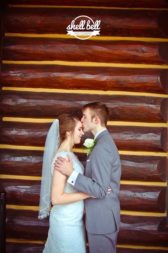 ShellBellPhotog's tweet image. Happy Anniversary to Calvin and Becca!!!