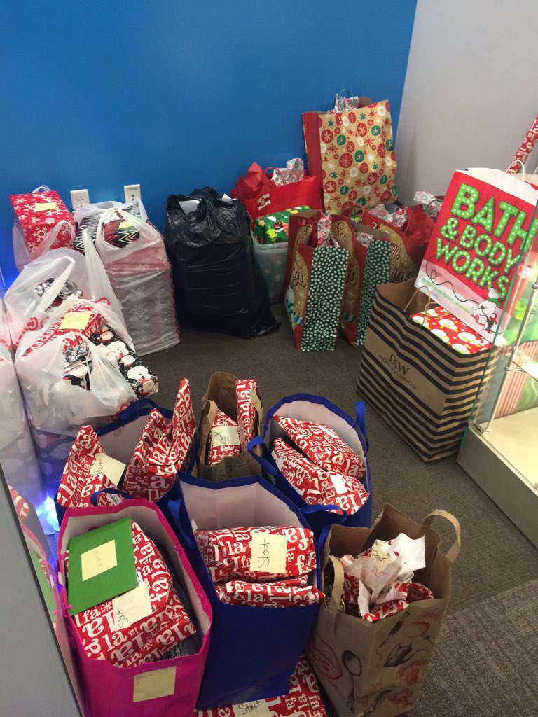 NRGhfarber's tweet photo. TY #AdoptaFamily for the great work you do. Employees of @nrgenergy Philly are so proud to support you. https://t.co/wbwX64jxA6