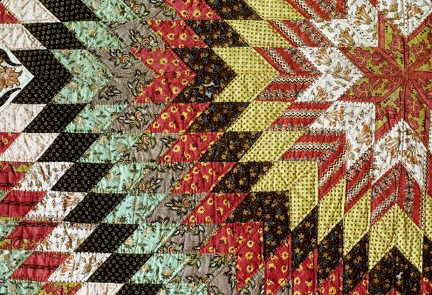 amhistorymuseum's tweet photo. Betsy Totten's "Rising Sun" Quilt, 1825-1835: https://t.co/6V4ztLfNbA #TextileTuesday https://t.co/wzbVoGeqhL