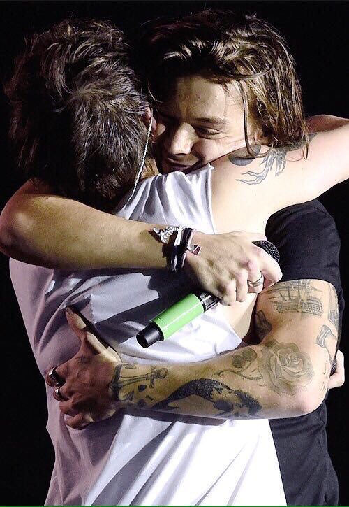 LoryEsposito's tweet photo. Potete dire quello che volete,ma come si può dire che loro non si amano? Sono troppo belli AW😍❤️ https://t.co/DPEmeiyPos