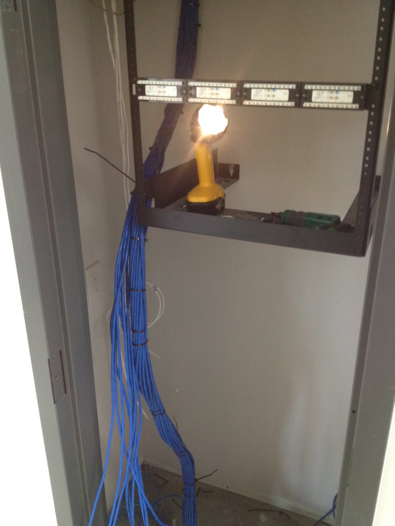 ItsSwisherr's tweet photo. Got that CAT6 install going on. #ITMastermind #networks @OhZombeh @il_Kirby @iLSmittyJ @ootmeflick https://t.co/OyqCjYqMgc