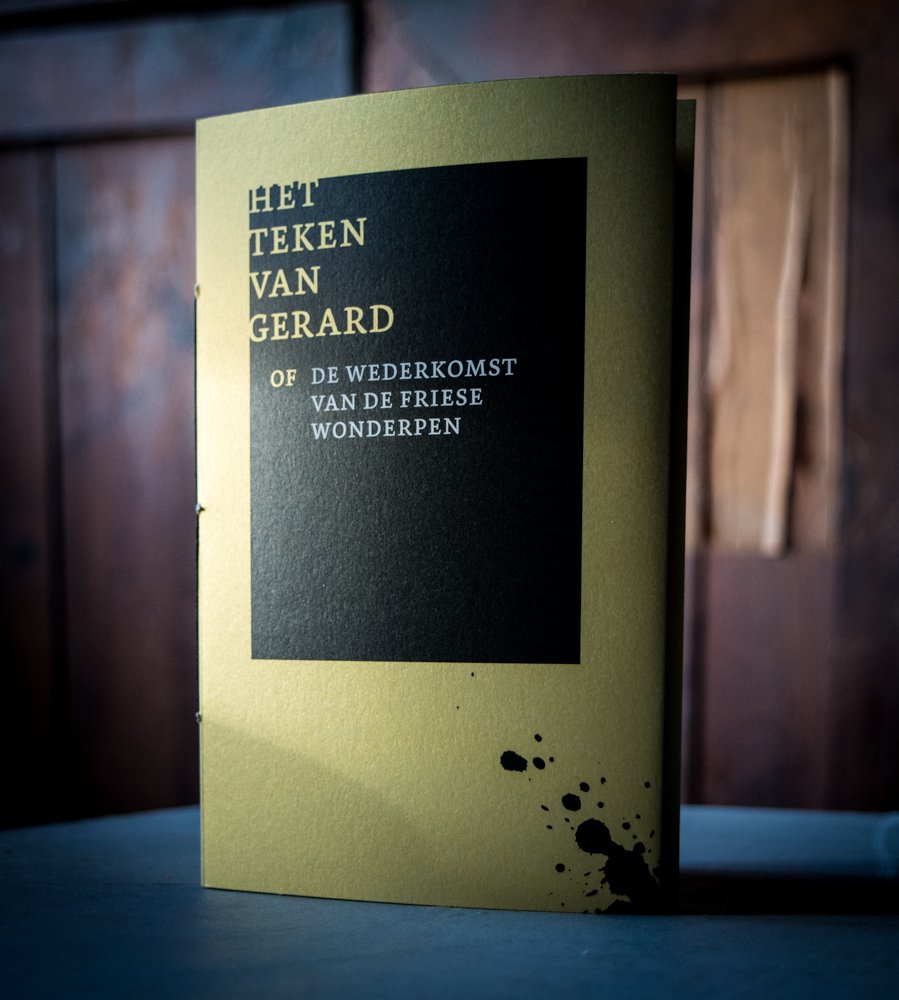 Mooi gouden boekje over de pen van Gerard Reve voor <a href="/tresoar/">Tresoar</a>. Samen met <a href="/CSLdigitaal/">CSL digitaal</a> en @Typysk.  #boekbinden