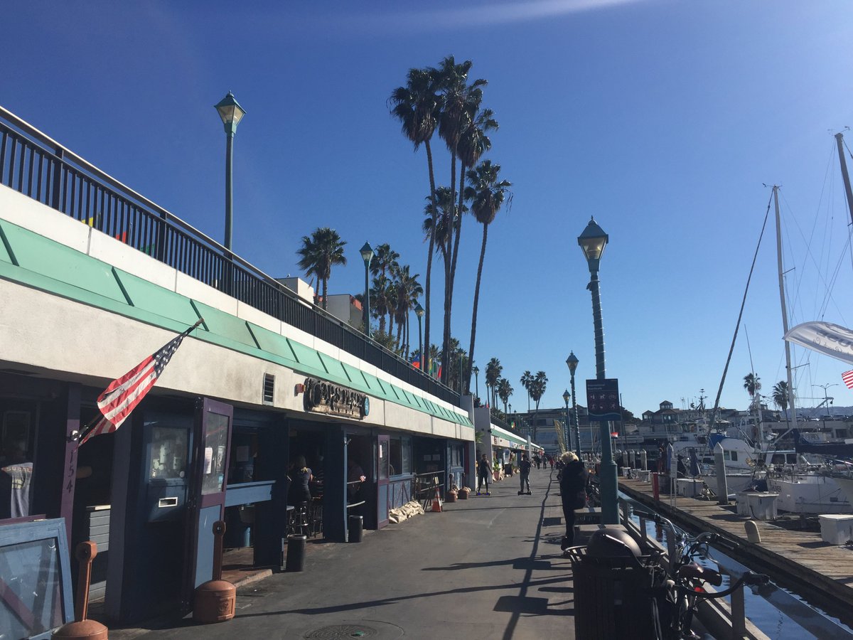 Last minute holiday shopping at the International Boardwalk! Let's do this!