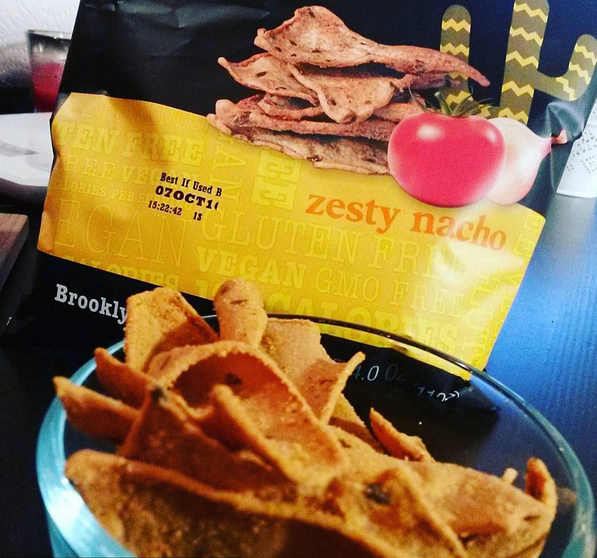 EatProtes's tweet photo. So much cheesy goodness w our Zesty Nacho #protein #chips! Get your hand on some today ❤️@TheVeSpot #ProteinRoutine https://t.co/a4R5oM51EY