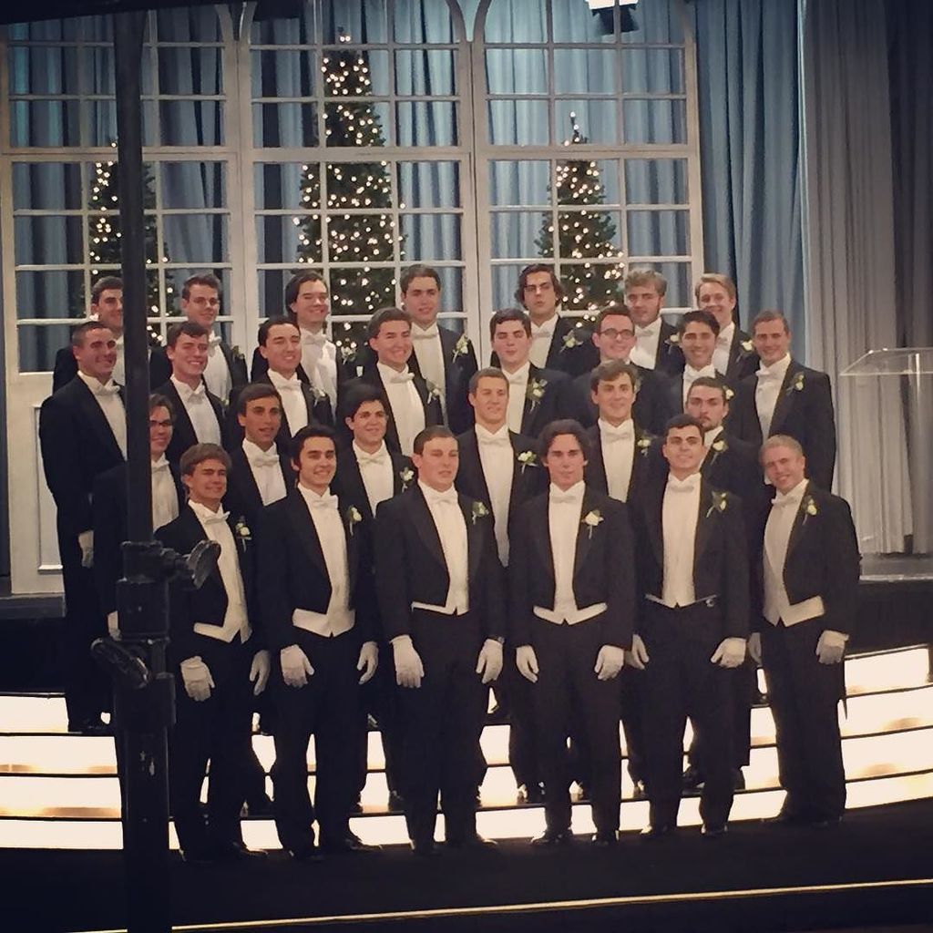 DebbiDiMaggio's tweet photo. The gentleman and ushers of the #WinterBall2015 #ucsfbenioffchildrenshospitaloakland #Hil⦠https://t.co/1cXBvPgrsZ https://t.co/h94PMJ1aYv