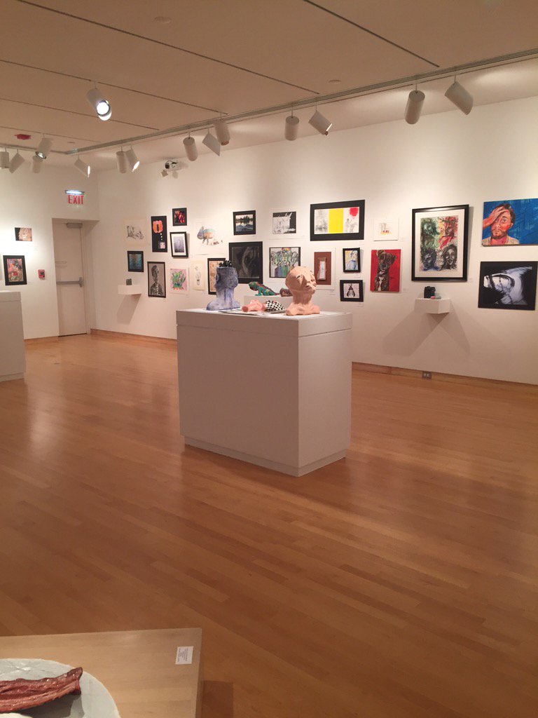 kelly_ut's tweet photo. Oak Ridge students showing off amazing talents at Knoxville Museum of Art @ORSchools https://t.co/QIpP5lHe3S