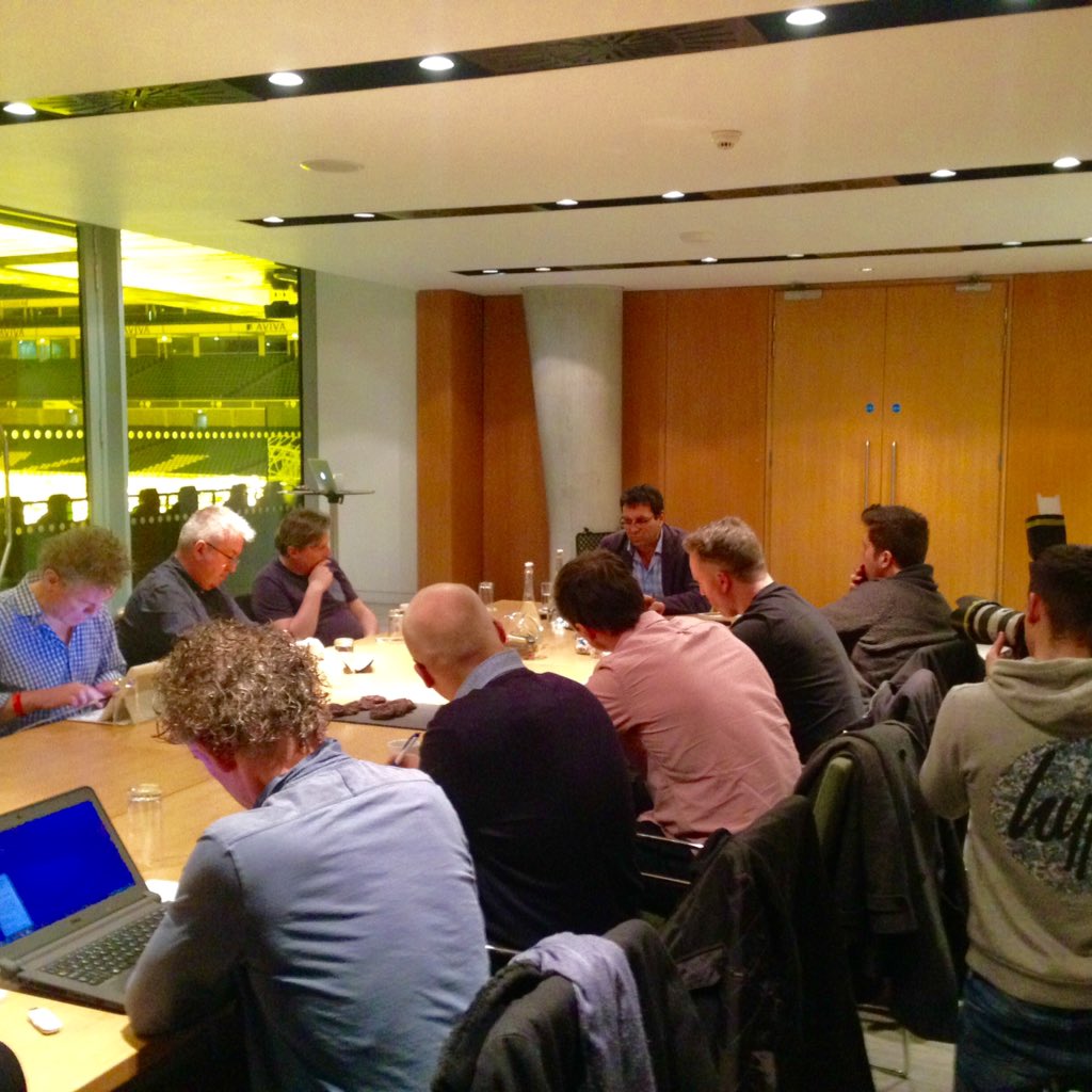 IrishRugby's tweet photo. Performance Director David Nucifora briefing rugby media in @AVIVAStadium We'll have video 2moro #shouldertoshoulder https://t.co/XZnrZYsWGY
