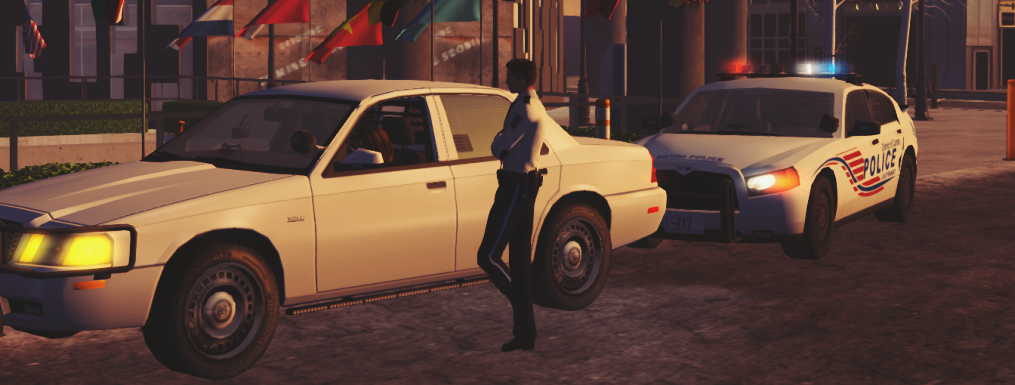 dcmpdsl's tweet photo. Command 3 involved in a traffic stop on a possible LEO impostor! https://t.co/a4rZUcyUZQ