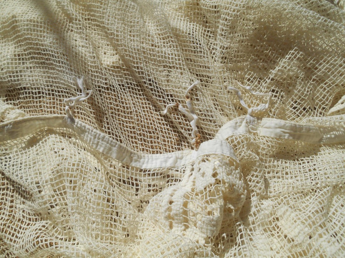 SophieLadyParis's tweet image. Large Victorian Off White Filet Curtain Handmade Cotton Lace Pane… etsy.me/1QeXl1t #FRENCHLINENS #WhitePanel