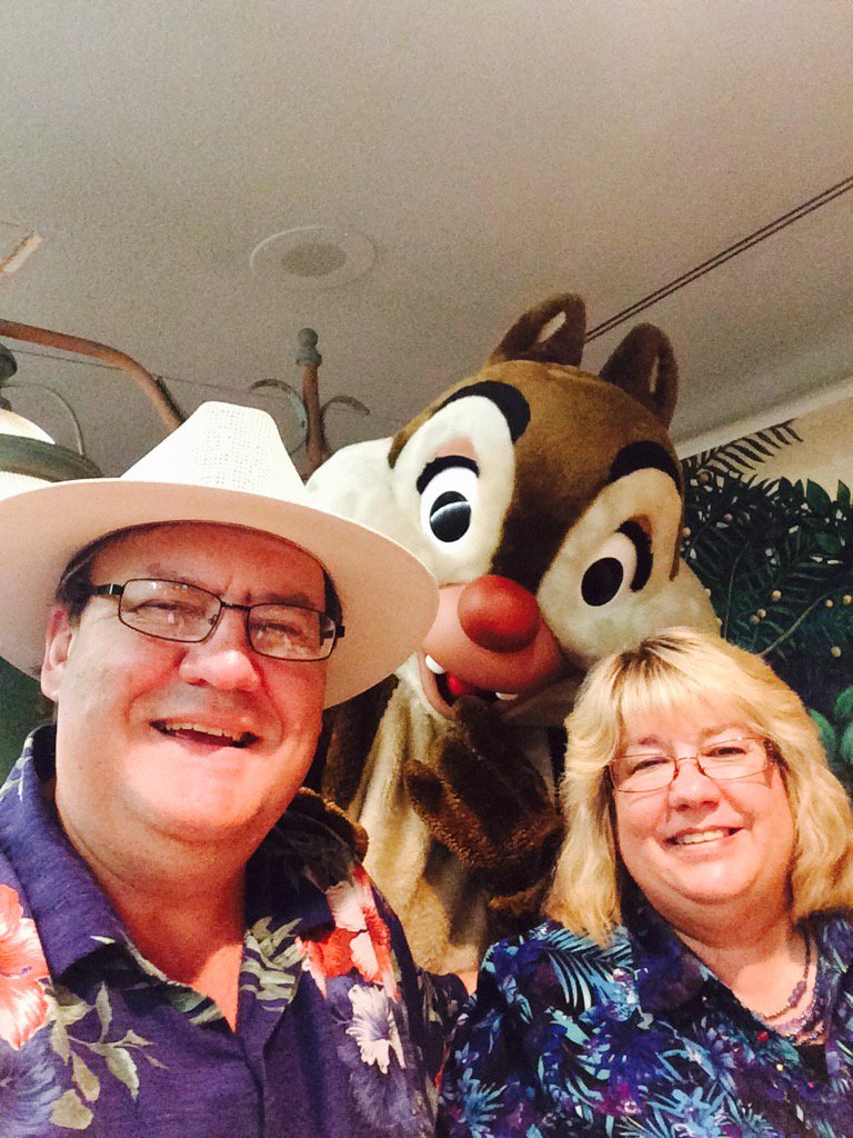 bgmcdavid's tweet photo. Photo-bombed by a chipmunk! https://t.co/PTrolGmsII