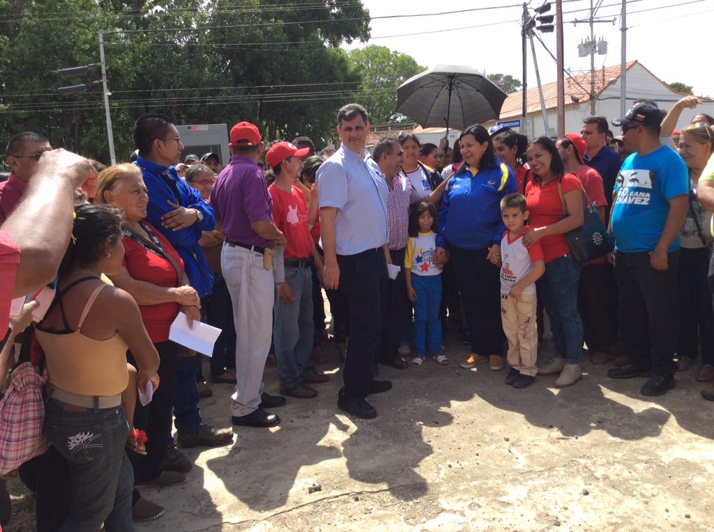 gestionperfecta's tweet photo. Agradecemos el compromiso del pueblo de Urdaneta con esta revolución! Quienes continuamos trabajando en Lara https://t.co/BCU3jlCXSY
