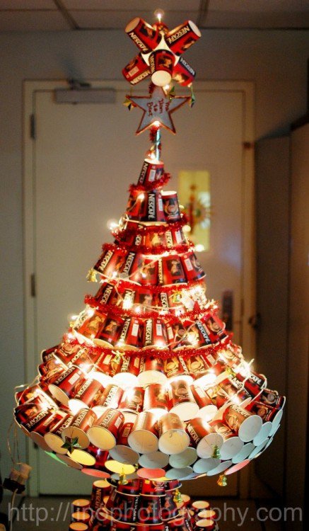 9GAG's tweet photo. Some Alternative Ideas Of Christmas Trees If You Don't Want A Traditional One
Read more ► https://t.co/a5q7Z9ixRK https://t.co/GnhrIhMf8u