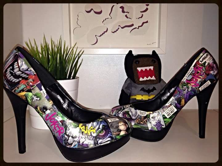 Marve1ousDesign's tweet image. Pre-Christmas @geek_hour :D loved these Joker heels #Letsputasmileonthatface #GeekHour
