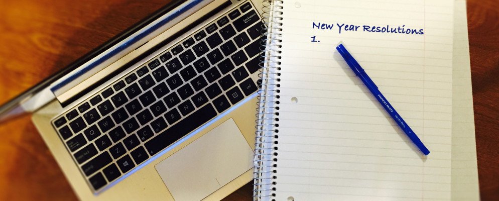 Upwork's tweet photo. Make Your #NewYearResolutions Work with 9+ Super Tools @mihirpatkar @MakeUseOf #habits https://t.co/5eNxQdtzk3 https://t.co/IgnWPjMTTW
