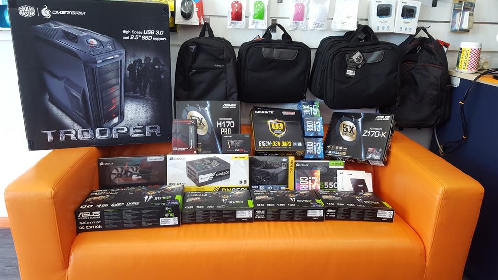 Total_Micro's tweet image. About to build a bunch of #custombuiltgamingpc 's for #xmas Busy today!