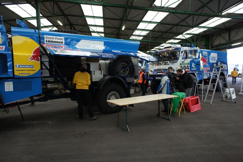 EspirituDakar's tweet photo. #DAKAR2016
#LeHavre @dakar

#Karginov-#Mokeev-#Leonov
#KAMAZ @KAMAZmasterTEAM 

Koscinski
Dragon https://t.co/HpkiIVIEwP