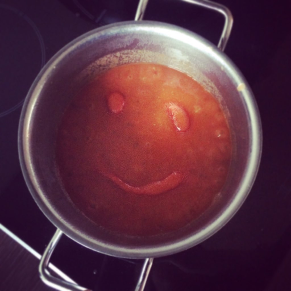 anneh87's tweet photo. Who doesn't like happy soup? 😂 https://t.co/2jZHcZhoOt
