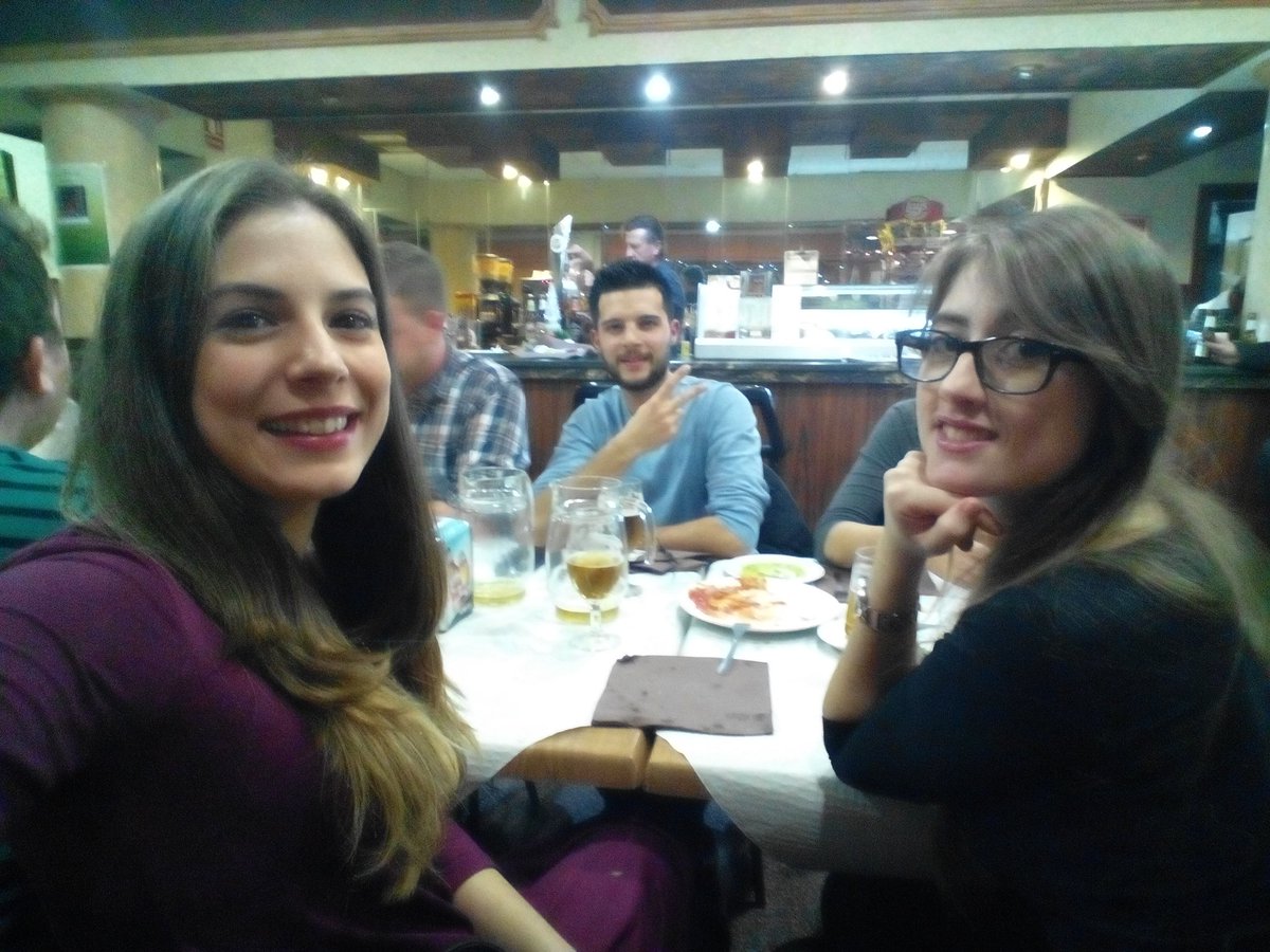 TaniaAroca's tweet photo. Cenita de navidad 🙌🙌💜 @fran_nano91 https://t.co/vXCJhl3flK