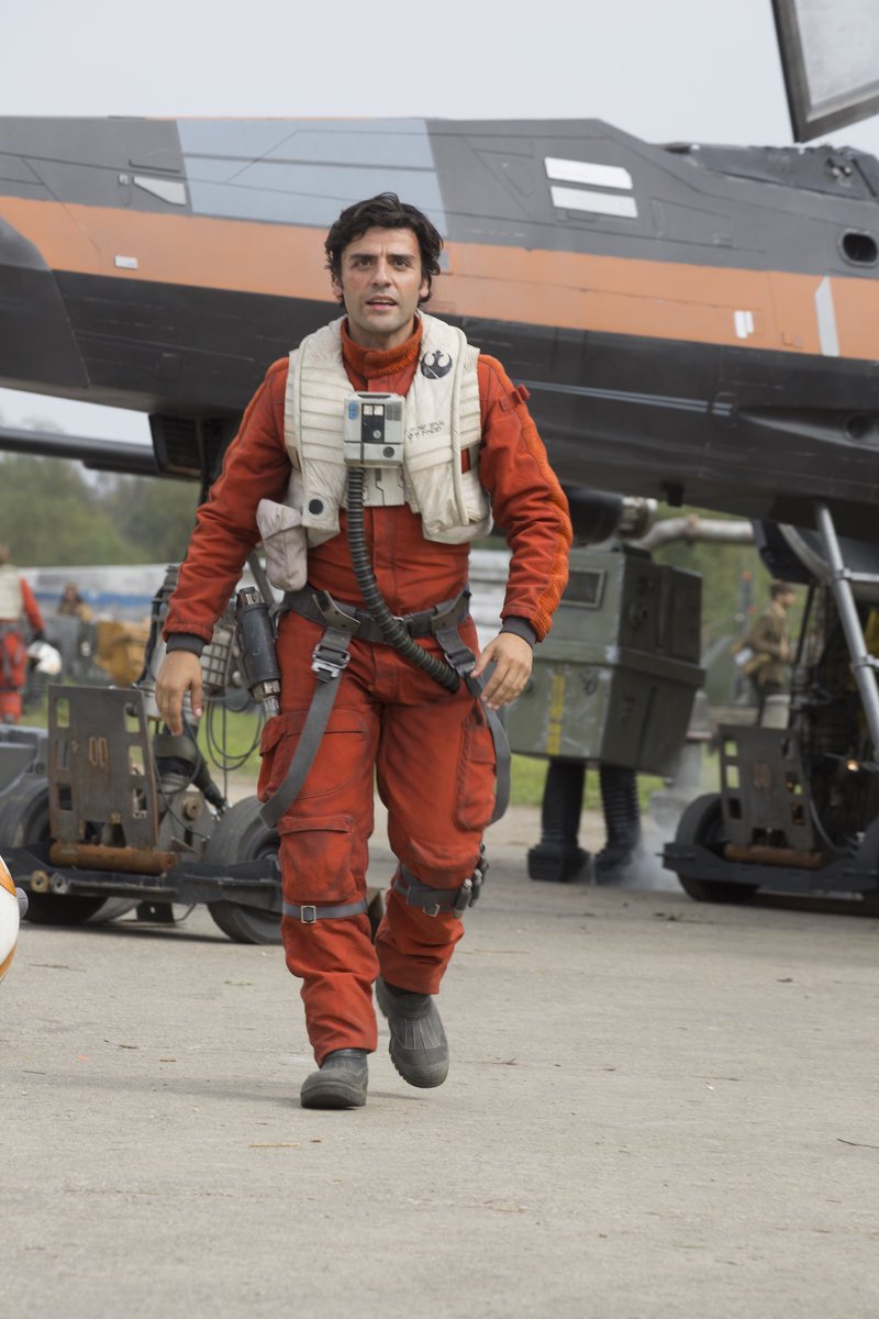 comromco's tweet photo. We <3 that #PoDameron! @BuckeyeFitzy @pccasestudy @da_rolf https://t.co/2atl9VYC1v #OscarIsaac https://t.co/S8fEFtMLL0