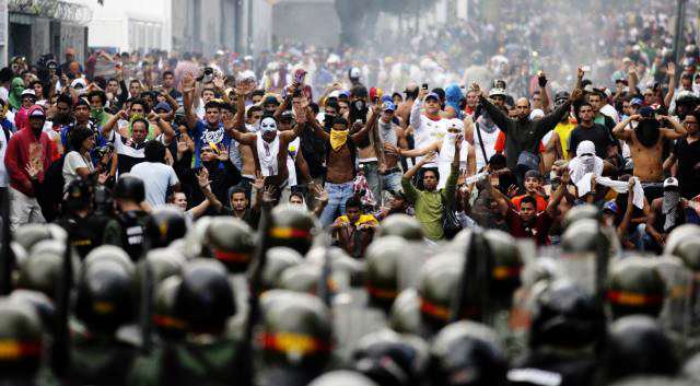 L3050The's tweet photo. "Cuando la Tirania se hace ley, la rebelion es un derecho" Simon Bolivar
#GolpeAlVoto https://t.co/NWgRCEFYo8