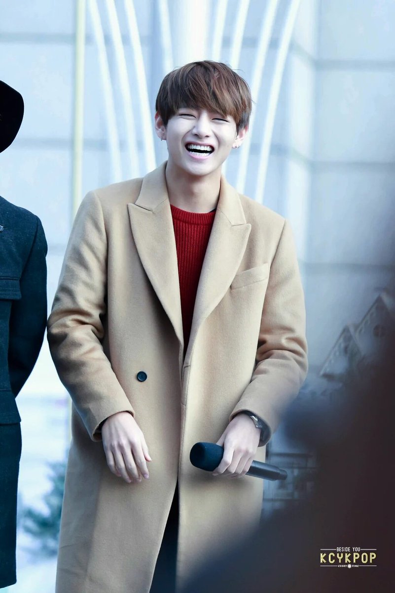 lovewith_v's tweet photo. [HQ] 151221 Taehyung @ K-STAR ROAD Inauguration #V #뷔 #태형 #방탄소년단 
©KCYKPOP https://t.co/1pY5z7ZO4K