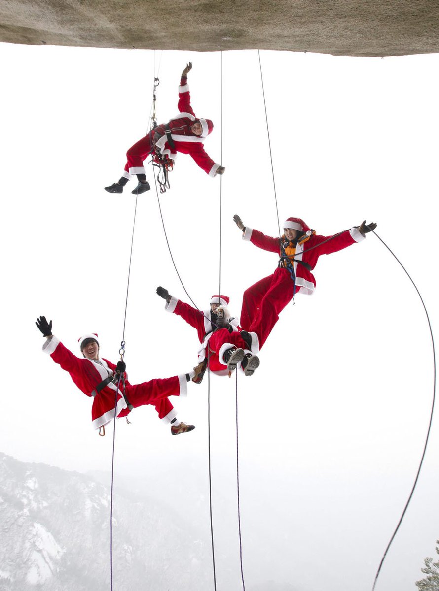 Felices Fiestas!!  Y recuerda... nuestras camisetas a 12€ en blackblockclimbing.com