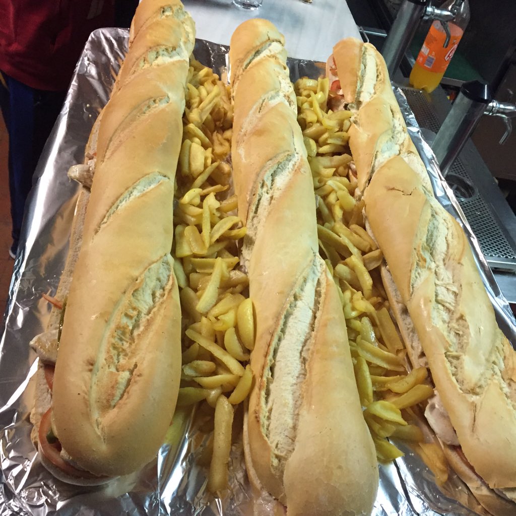 Unos montaitos para celebrar la navidad <a href="/cdsjeronimo/">C.D. San Jerónimo</a>