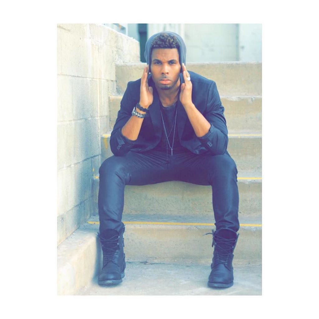 STYLEABIDING's tweet photo. Focused https://t.co/pADODtzF3c