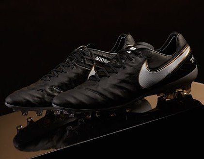 botas_jugadores's tweet photo. Nuevas Nike Tiempo Legend 6 Negras - Blancas #nike #tiempo #legend6 #nikefootball https://t.co/VHtQUsUtaQ https://t.co/pwdmQnR038
