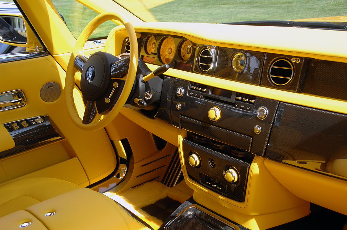 Rolls__Royce's tweet photo. What a nice colour https://t.co/RPyziRfVDw
