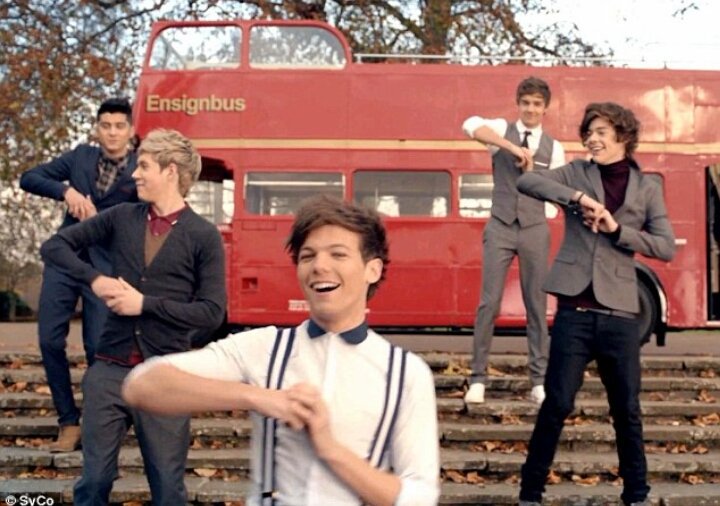 _harryisanangel's tweet photo. #WeAreAll1D 
Bailemos💃 https://t.co/KcNDE1DqyY