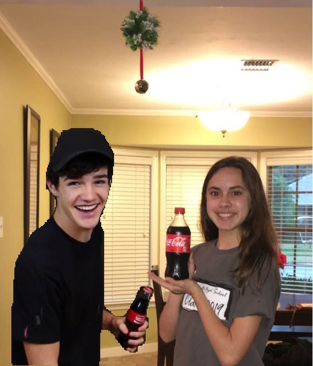 EmilyEmbo123's tweet photo. #ShareaCoke with @AaronCarpenter! Thanks @CocaCola 😊😊 https://t.co/gP2aYwSwe5