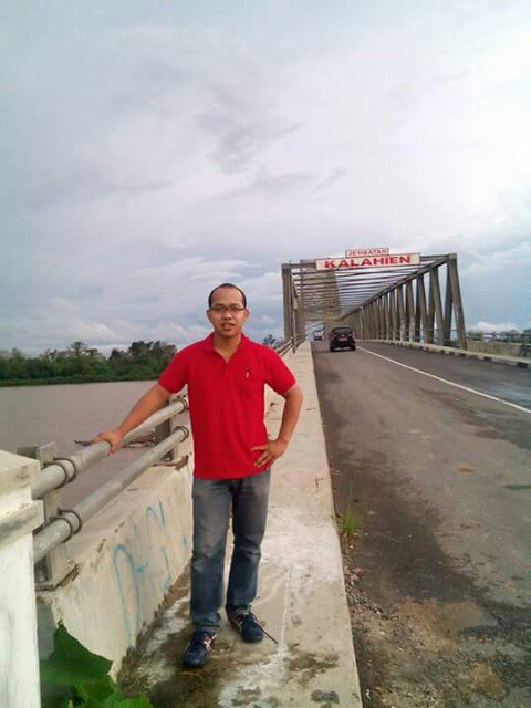 bester_46's tweet photo. Perjalanan palangka-teweh yang panjang, bertemu dengan banyak jembatan, salah satunya jembatan kalahien, kapuas. https://t.co/UGhoEvK6O1