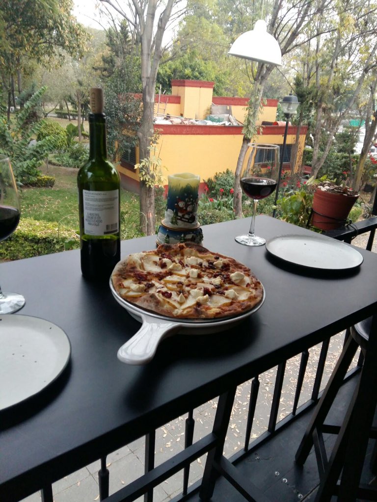 GordosBuenas's tweet photo. @Coapa_ Vecinos les recordamos que estamos abiertos todos los días de 11 am a 8 pm, pizzas en horno de piedra! https://t.co/Q8yoehakaf
